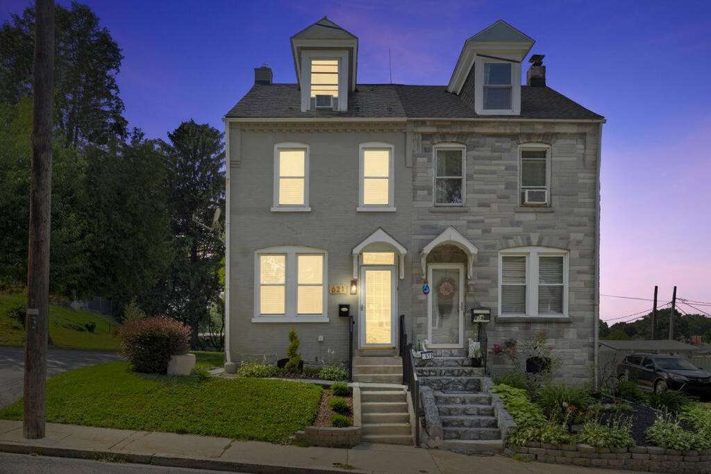 Rare City Home W/ Backyard Fire-Pit & Hottub Lancaster Buitenkant foto
