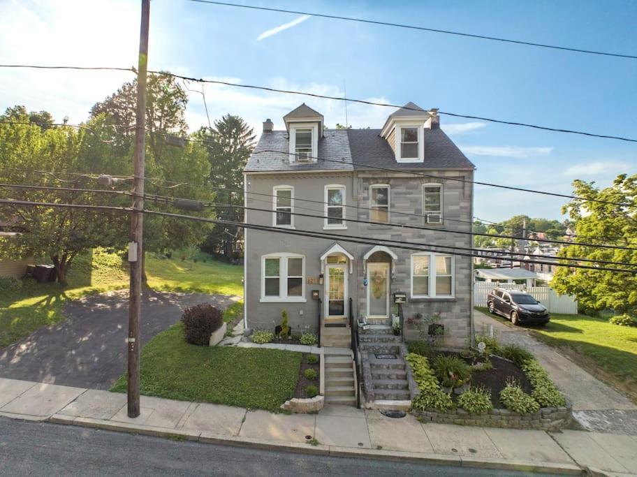 Rare City Home W/ Backyard Fire-Pit & Hottub Lancaster Buitenkant foto